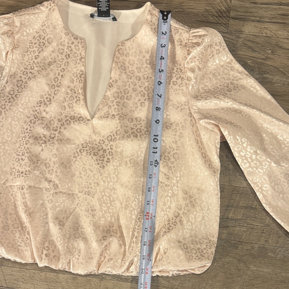 Sincerely Jules Blush Leopard Print Blouse - Size L - Picture 9 of 11